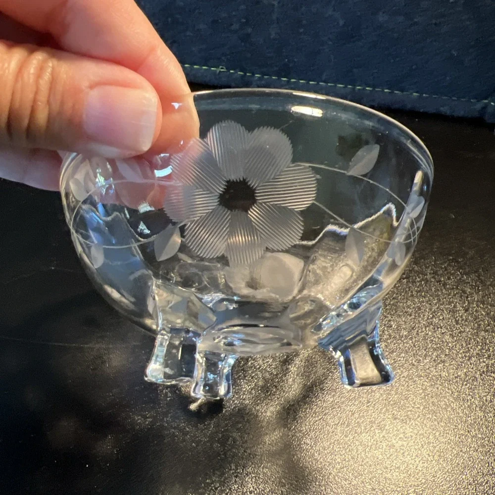 Vintage Footed Clear‎ Glass Etched Bowl Floral